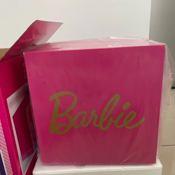 Last one Barbie Hot Pink Cooler Mini Fridge 6.7L Single Door 9 Can